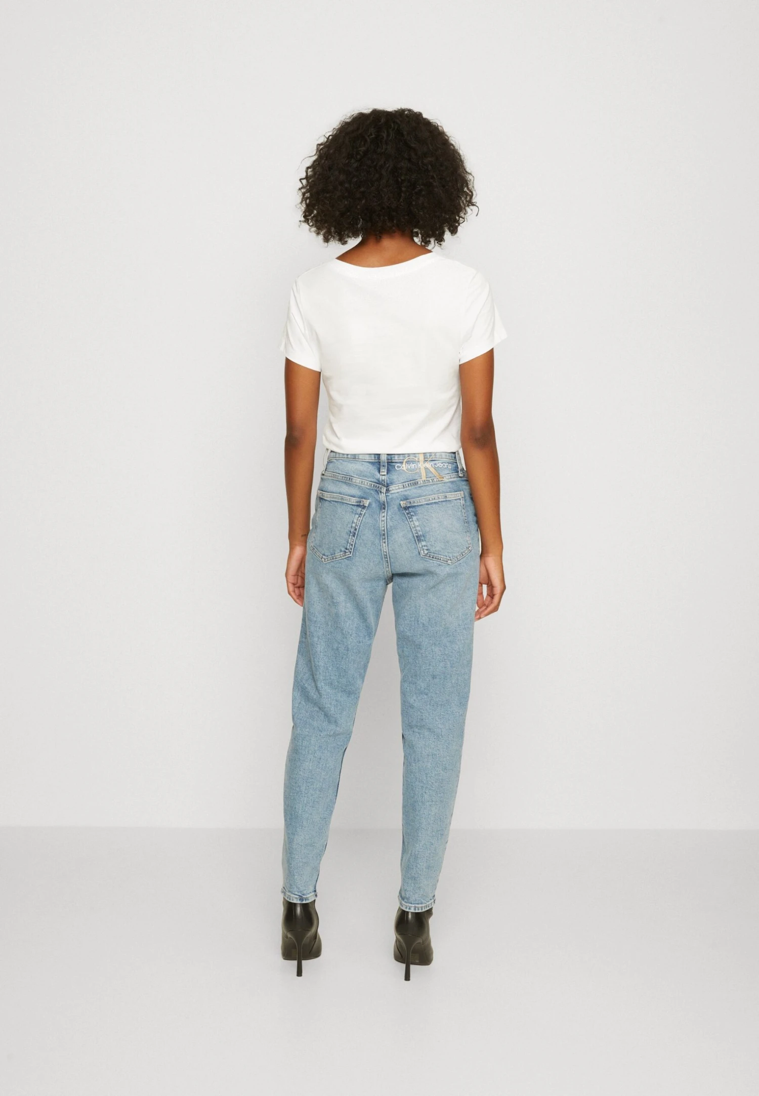 Calvin Klein Jeans Mom - Jean Boyfriend - Denim Light 5 Calvin Klein Jeans Mom - Jean Boyfriend - Denim Light – Image 3