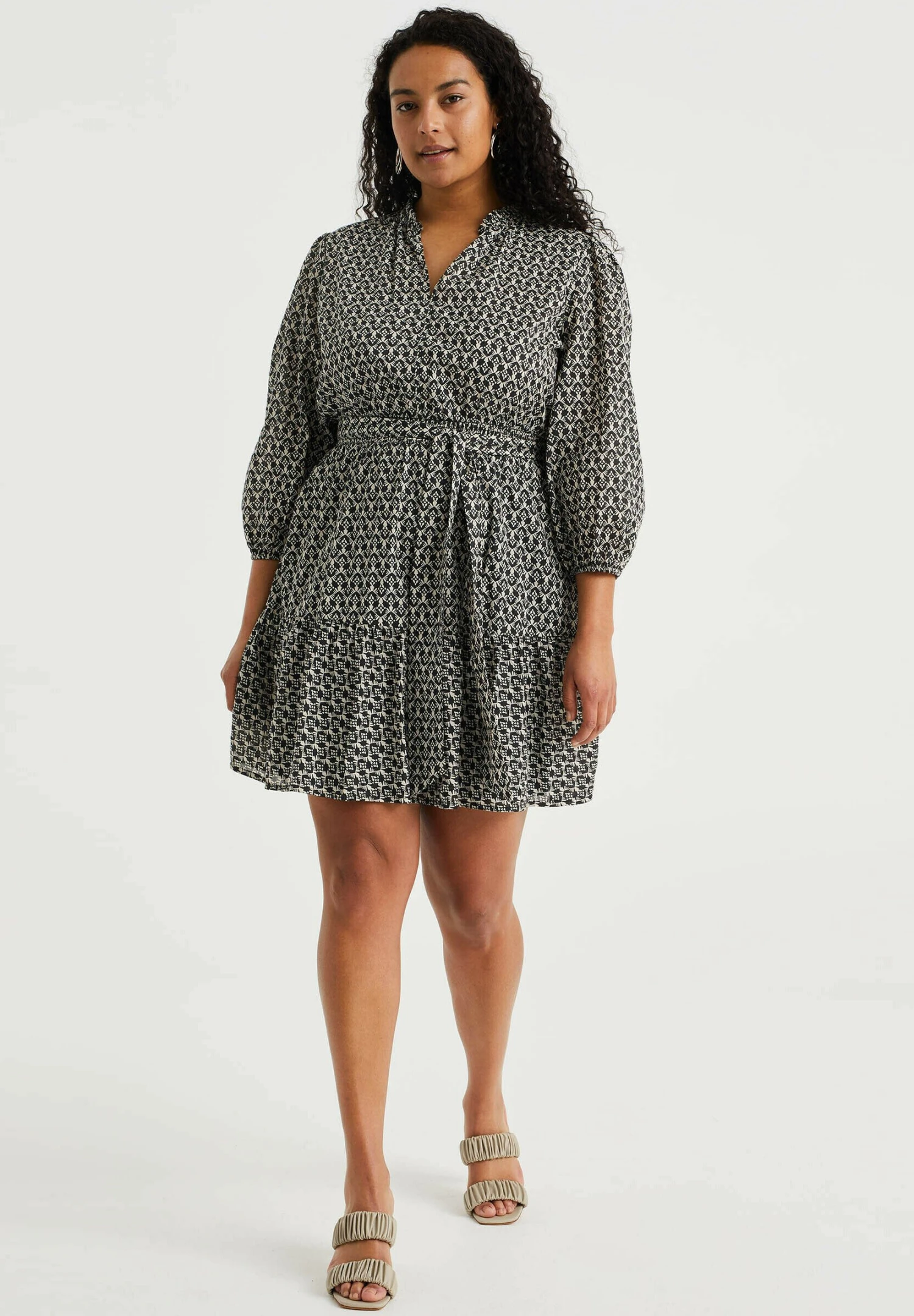 WE FASHION Met Dessin Curve - Robe De Jour - Black 4 WE FASHION Met Dessin Curve - Robe De Jour - Black – Image 2