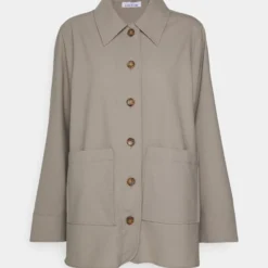 Libertine-Libertine Radar - Manteau Court - Rock -Pas Cher Vero Moda Magasin 21c69909716b43dea6895d3f7e751186 scaled