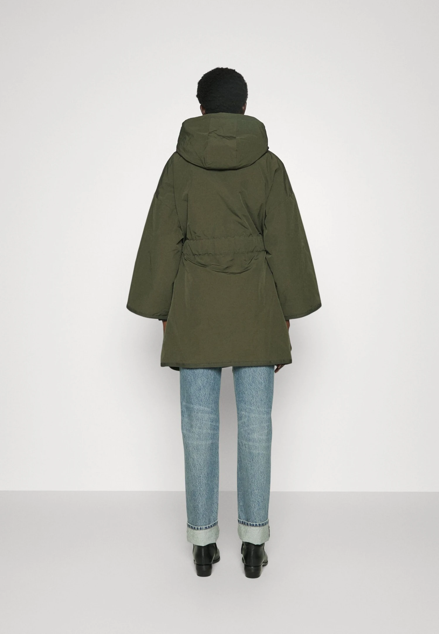 Loretta - Manteau D'Hiver - Verde Kaki 5 Loretta - Manteau D'Hiver - Verde Kaki – Image 3