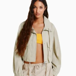 BERSHKA Effect Short - Veste Légère - Sand