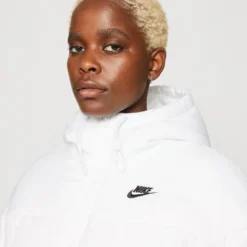 Nike Sportswear Puffer - Veste D'Hiver - White/Black -Pas Cher Vero Moda Magasin 3a3b9865f6f94b44a38c871e29e26d72 scaled