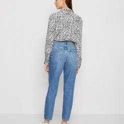 Gina Tricot Dagny Mom - Jean Boyfriend - Midblue 10 Gina Tricot Dagny Mom - Jean Boyfriend - Midblue -Pas Cher Vero Moda Magasin 3cc2da03f97343cdb03d3d6178e558c6 scaled