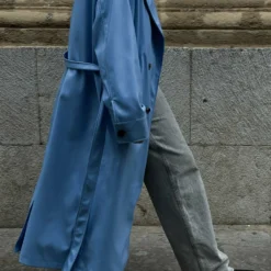 NA-KD Mit Schulterpolstern - Trench - Blue -Pas Cher Vero Moda Magasin 4d9caf077d8d4779b95f478441ec8616 scaled