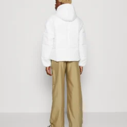 Nike Sportswear Puffer - Veste D'Hiver - White/Black -Pas Cher Vero Moda Magasin 4fab46ba2bae4a3d81eadbd54bd621a2 scaled