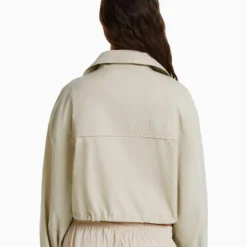 BERSHKA Effect Short - Veste Légère - Sand -Pas Cher Vero Moda Magasin 6bc8daeefb344b11aa43befd6c4fbda9 scaled