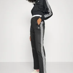Adidas Originals Track - Veste Légère - Black -Pas Cher Vero Moda Magasin 88d3f2bf8b314ffaa5213e605d1a812b scaled