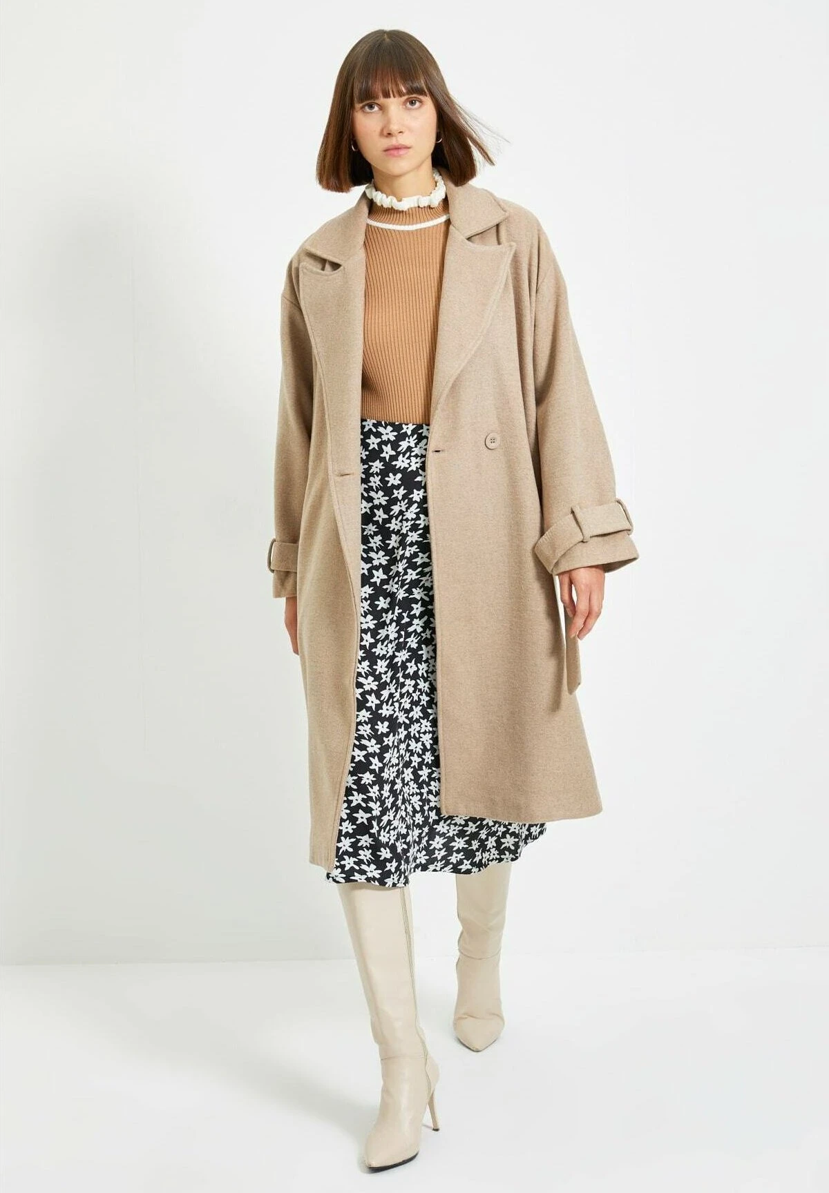 Trendyol Manteau Classique - Beige 4 Trendyol Manteau Classique - Beige – Image 2