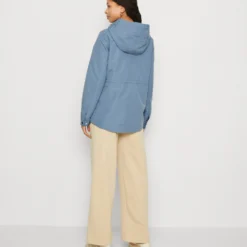 Vero Moda Vmpernillefie Noos - Veste Légère - China Blue 10 Vero Moda Vmpernillefie Noos - Veste Légère - China Blue -Pas Cher Vero Moda Magasin c78d911943ca46aca3f2471467c82471 scaled