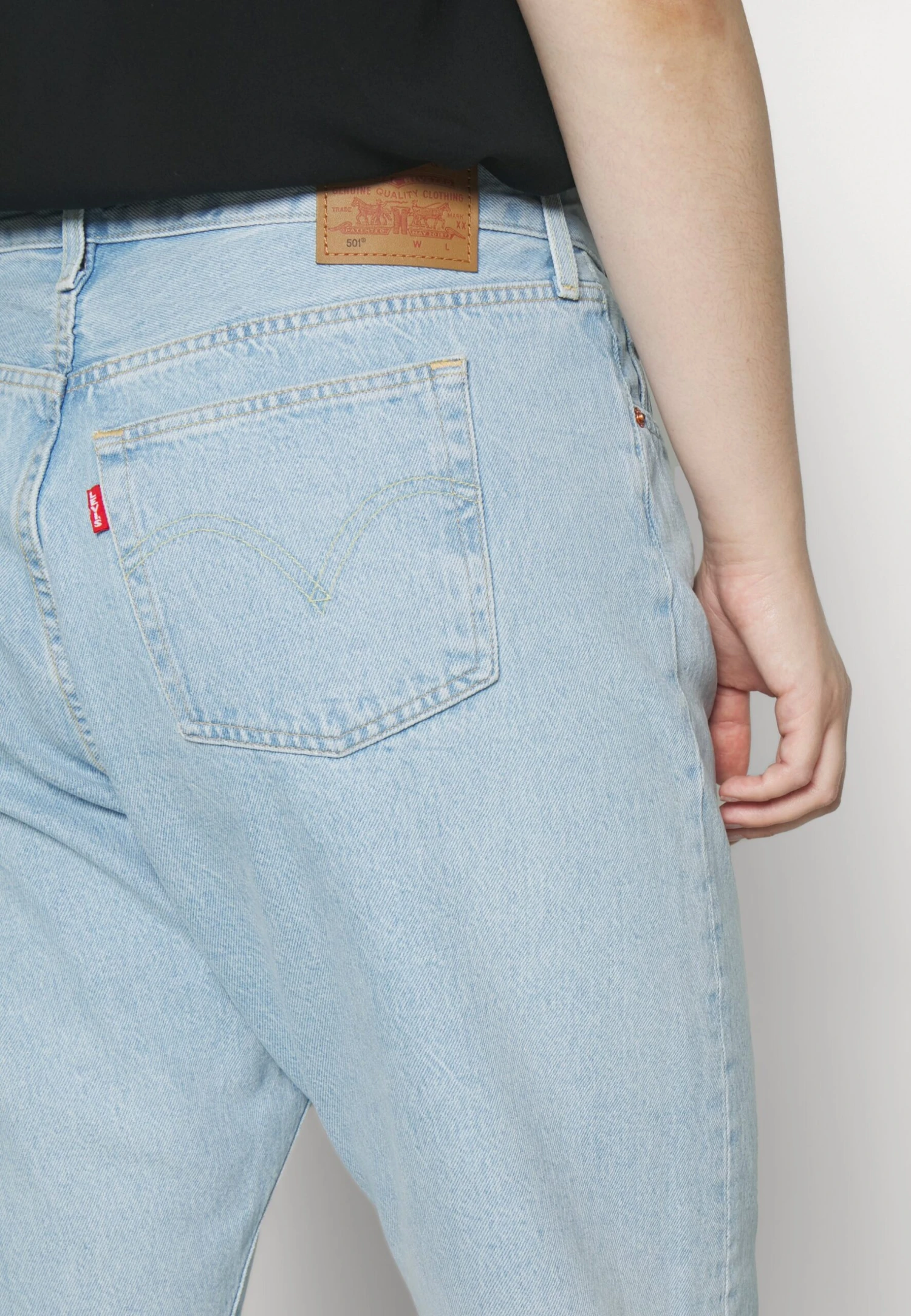 Levi's® Plus Crop - Jean Droit - Light Blue Denim 7 Levi's® Plus Crop - Jean Droit - Light Blue Denim – Image 5