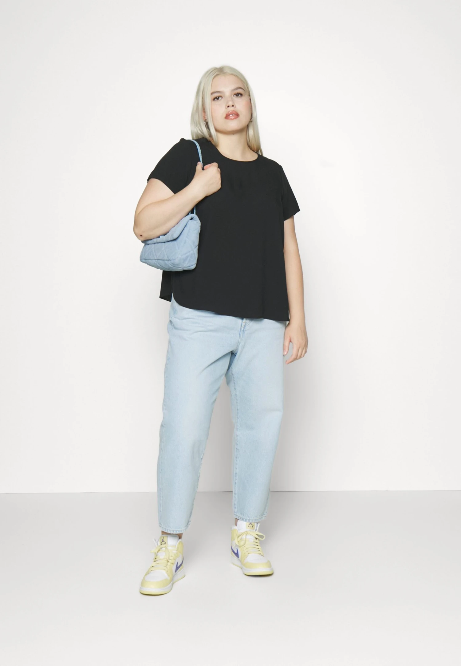 Levi's® Plus Crop - Jean Droit - Light Blue Denim 4 Levi's® Plus Crop - Jean Droit - Light Blue Denim – Image 2