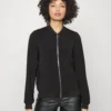Vero Moda Tall Blouson Bomber - Black 2 Vero Moda Tall Blouson Bomber - Black -Pas Cher Vero Moda Magasin d00b100ed2af4d99b7f7de749a1b2515 scaled