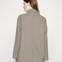 Libertine-Libertine Radar - Manteau Court - Rock -Pas Cher Vero Moda Magasin d457ec7d643b48d2aae330d657bb4b12 scaled