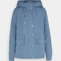 Vero Moda Vmpernillefie Noos - Veste Légère - China Blue 12 Vero Moda Vmpernillefie Noos - Veste Légère - China Blue -Pas Cher Vero Moda Magasin d64ddce9e03447ceb7e6c0a6252aec91 scaled