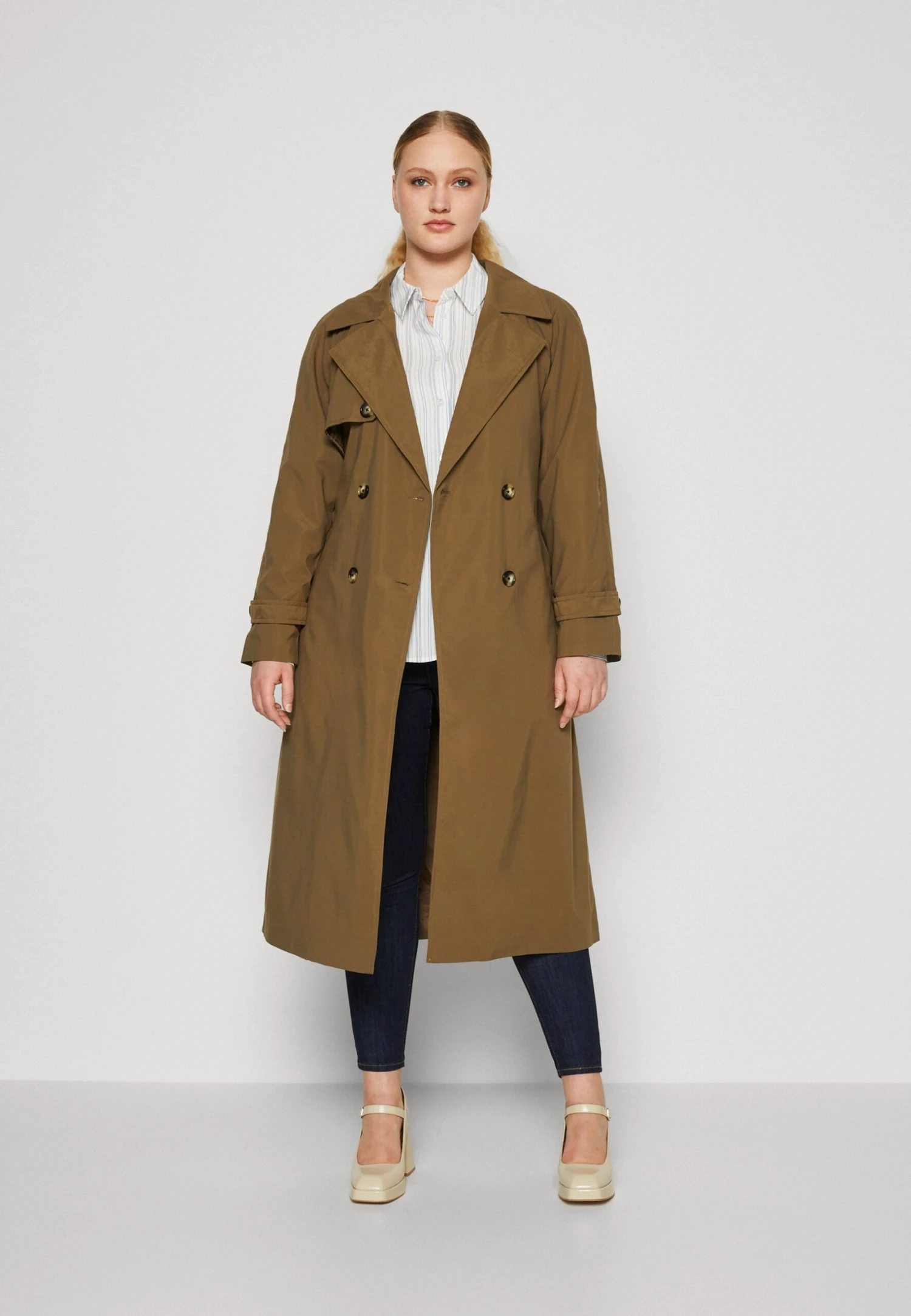 Vero Moda Curve Vmtessa Fie Long - Trench - Capers 3 Vero Moda Curve Vmtessa Fie Long - Trench - Capers